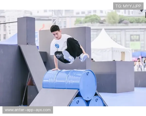 跑酷公开赛出现“城市飞人”新星,品牌代言接踵而至 跑酷公开赛出现“城市飞人”新星,品牌代言接踵而至