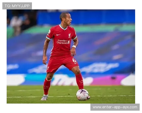 利物浦蒂亚戈连拨两脚后远射升空划入网窝：速度与精准的极致演绎