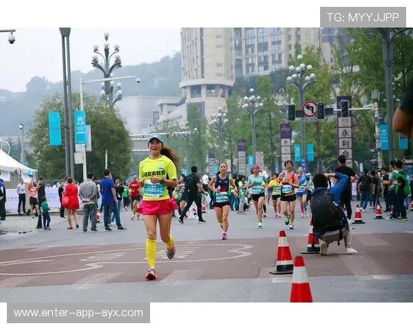 女子马拉松选手赤脚跑完全程!全网震撼